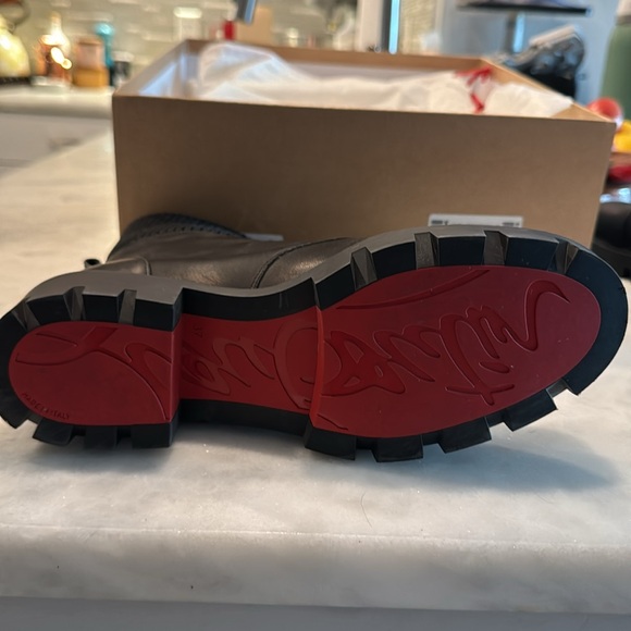 Christian Louboutin en hiver lug sole bootie size 37 (7) - Picture 7 of 10